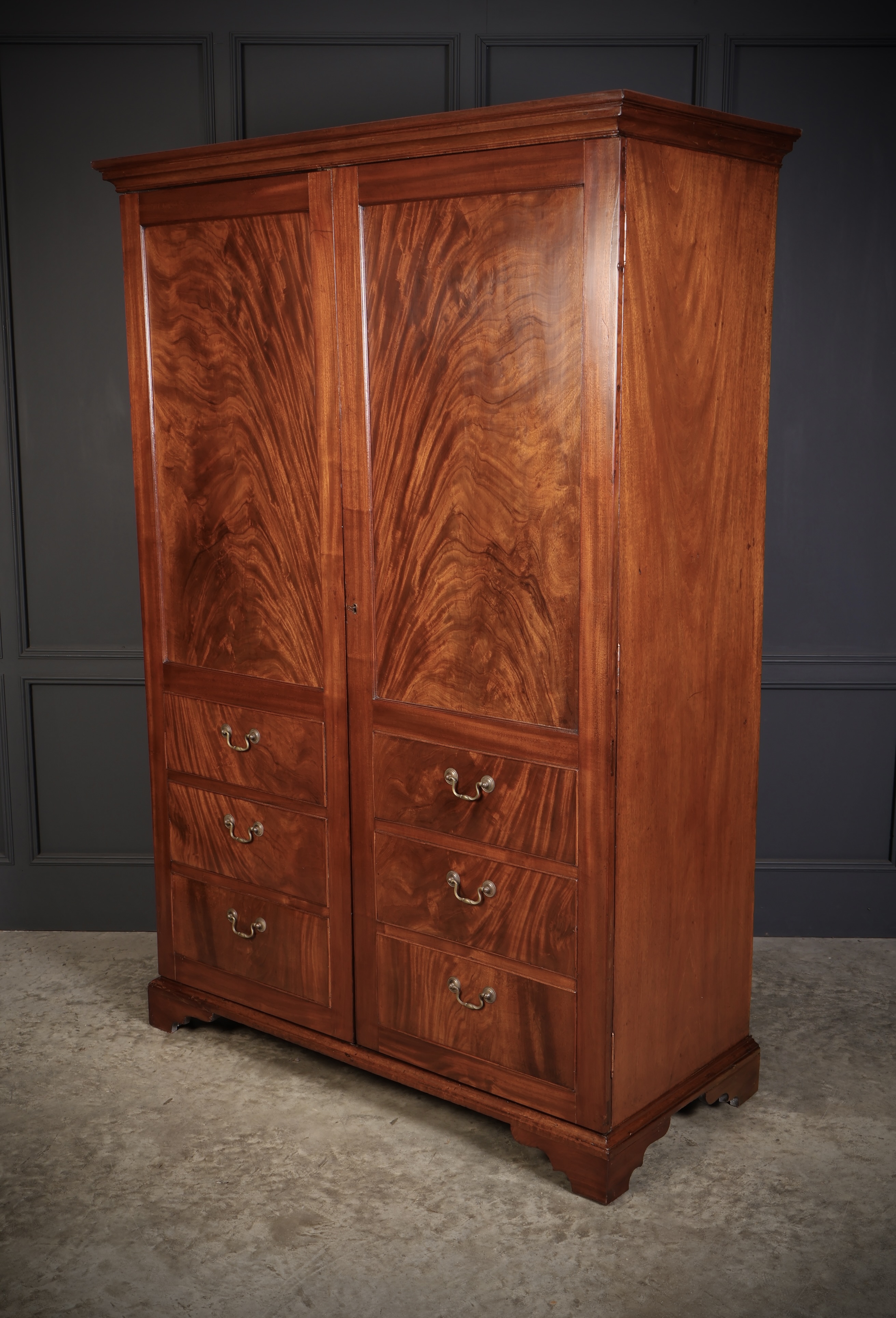 Georgian Flame Mahogany Wardrobe antique wardrobes Antique Furniture 6